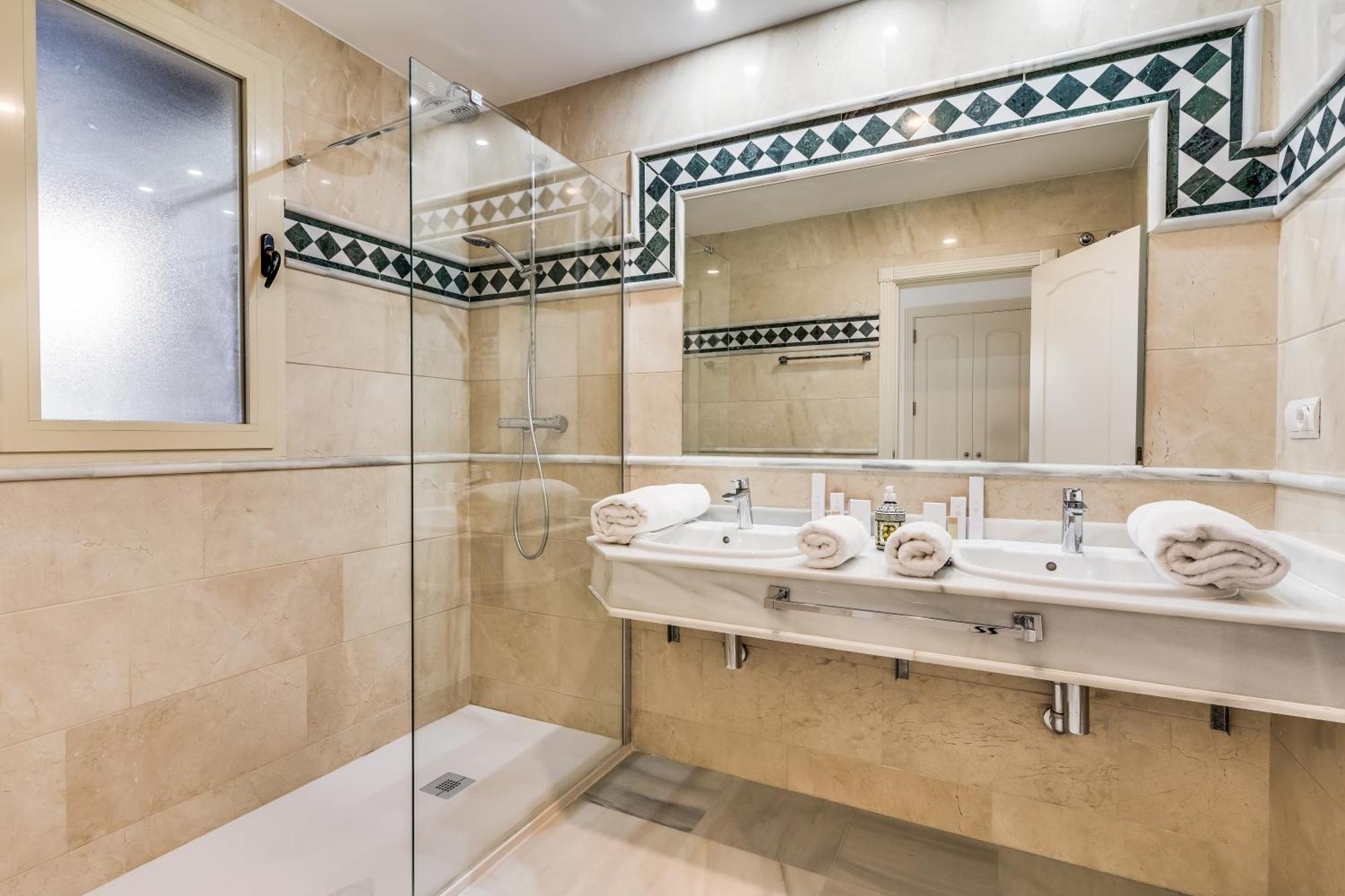 Molo Residences Boutique Apartments & Spa Marbella Bagian luar foto
